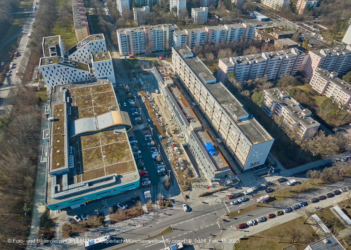 15.02.2023 - Plettzentrum mit Montessori Schule in Neuperlach